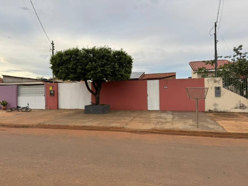 Casa com 4 Dormitórios e 148m² | Santo Antônio do Leste-MT | Centro | Excelente Oportunidade com Terreno de 308m² - Próxima à Avenida Brasil e à MT-130 - Financiamento em até 420 Meses!