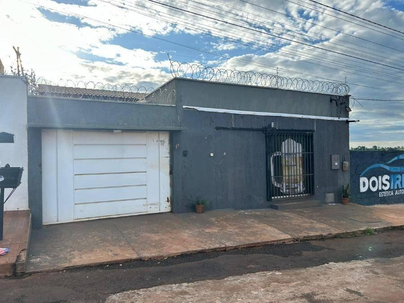 Casa 94m² com Terreno 250m² | Quirinópolis-GO | Jardim Vitória - 3 Dorms e 2 Banheiros - Financiamento até 420 Meses!