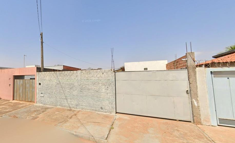 Casa, A.T. 200m²; A.C 47m², Loteamento Planalto Verde II (Direitos)