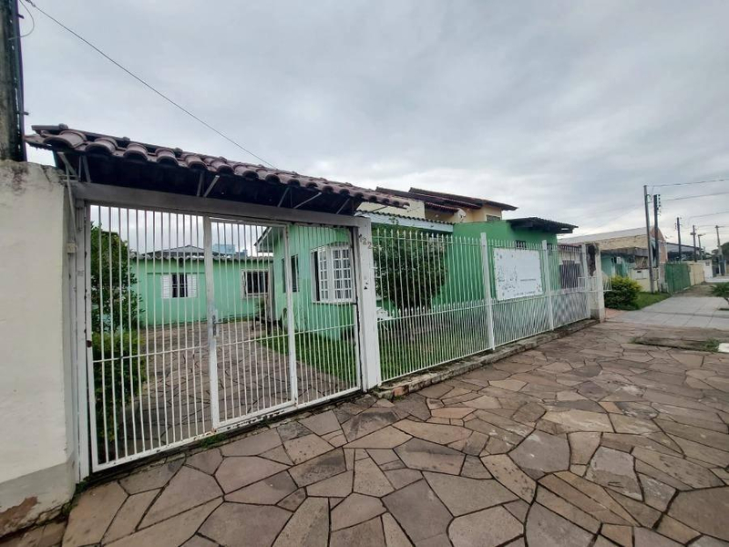 Casa 200m² | Terreno 372m² | Canoas-RS | Rio Branco - Excelente Espaço, 4 Dormitórios, Próximo à Av. Guilherme Schell - 5km do Aeroporto Internacional de Porto Alegre - Financiamento até 420 Meses!