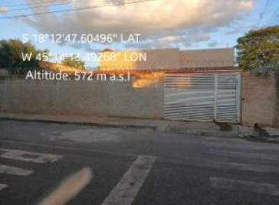 Casa com 102m² | Três Marias-MG | Bairro Cohab - Amplo Terreno de 257m² - Excelente Oportunidade - Financiamento até 420 Meses!
