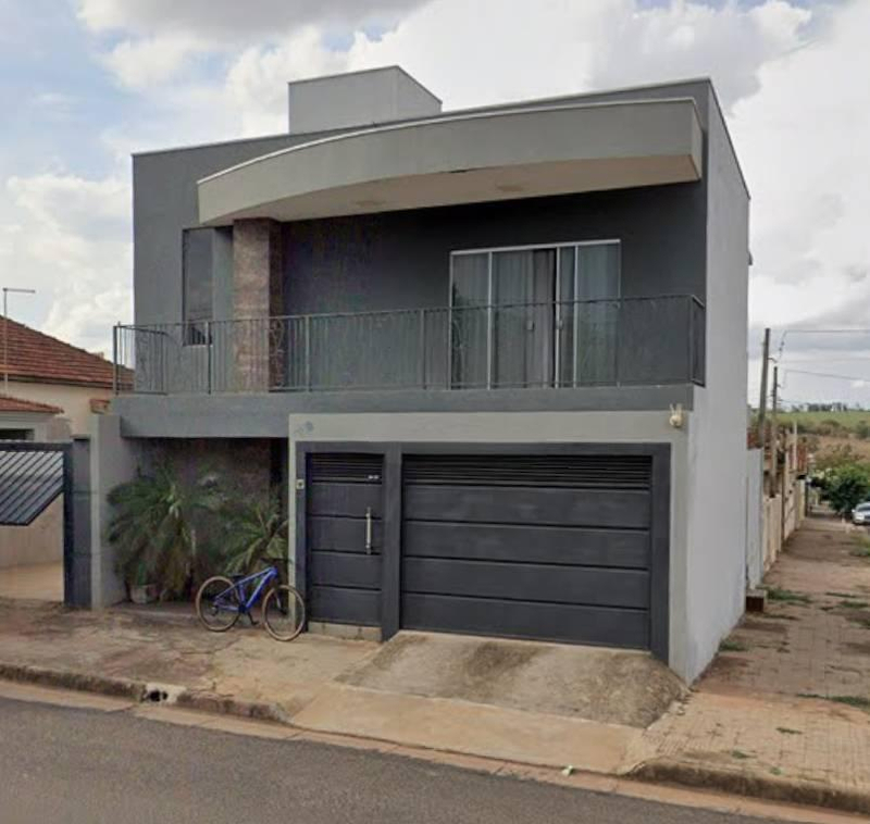 Casa 199m² com 4 Banheiros | Cafelândia-SP | Bairro Pena | Excelente Oportunidade - Próx. à Av. Governador Jânio Quadros e à Praça Batalhão da Benção - Financiamento até 420 Meses!