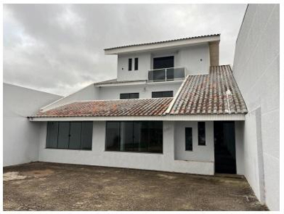 Casa de Alto Padrão com 500 m² de Terreno e 238,43 m² Averbados  Bairro dos Estados  Guarapuava/PR