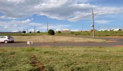 TERRENO URBANO COM ÁREA DE 681,00m2. EM UMUARAMA-PR