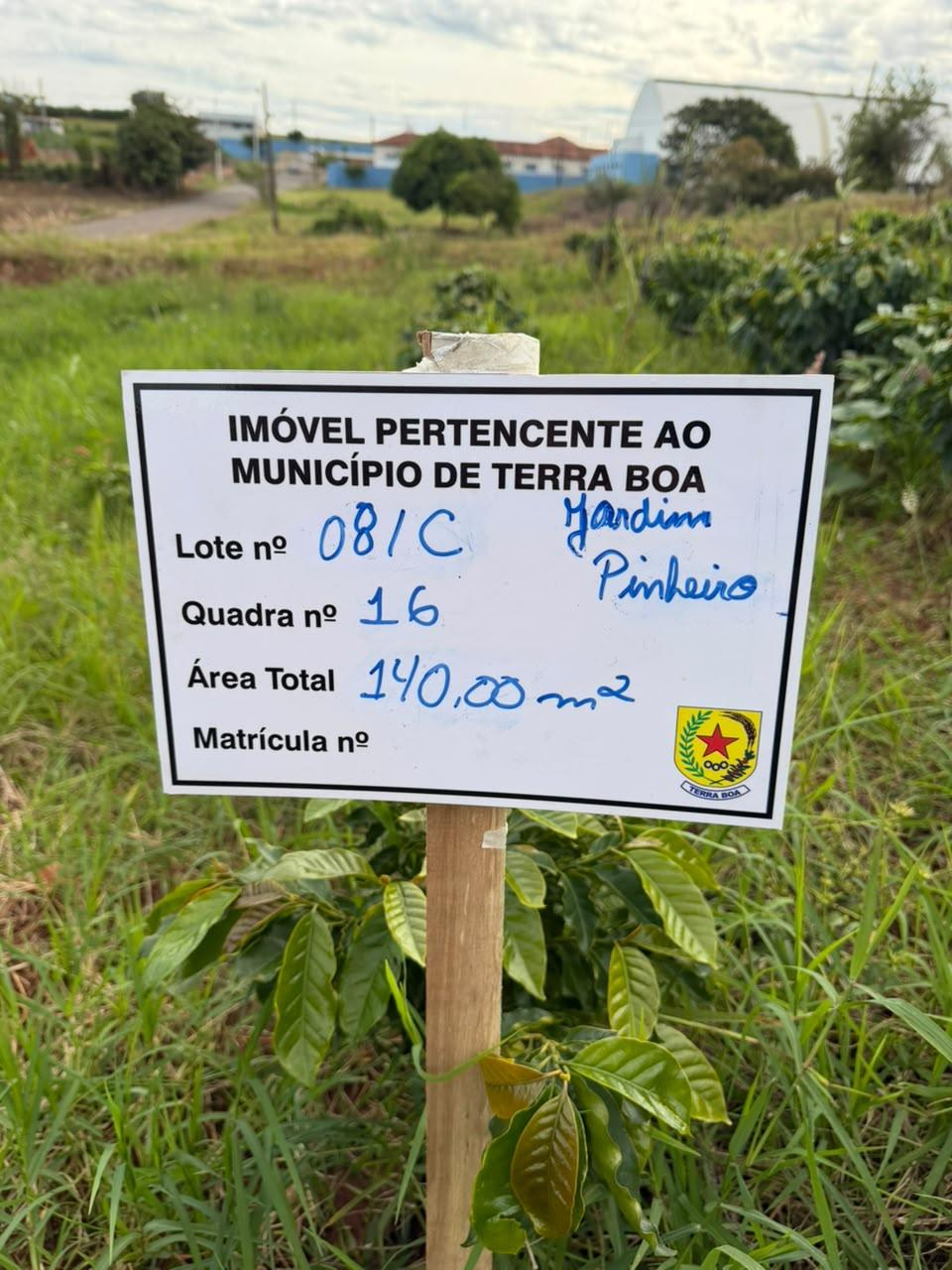 Imóvel urbano constituído pela Data de Terras nº 08/C, da Quadra nº 16, do Loteamento Residencial Pinheiro, situado no Município de Terra Boa, Estado do Paraná, com área total de 140,00 m².