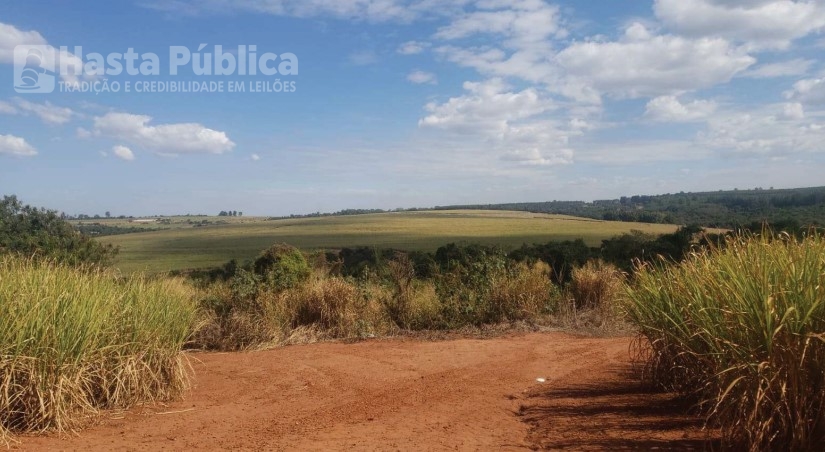 1.0 - parte ideal de 3,18% do imóvel rural área total 4 alqueires - fazenda santa júlia - tambaú/sp