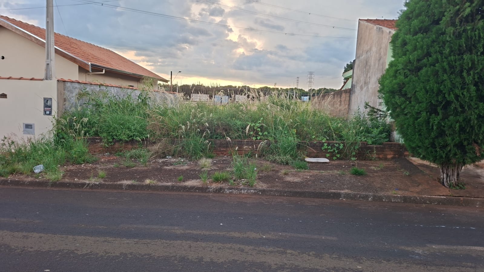1.0 - terreno área total 299,72m² - jd arlindo ramos - santa cruz das palmeiras/sp