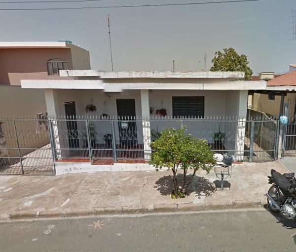Casa em monte alto com 242,00 m²