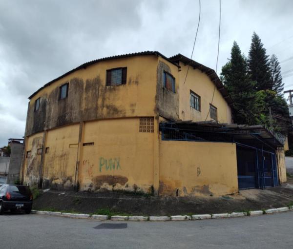 Casa em perus com 656 m²