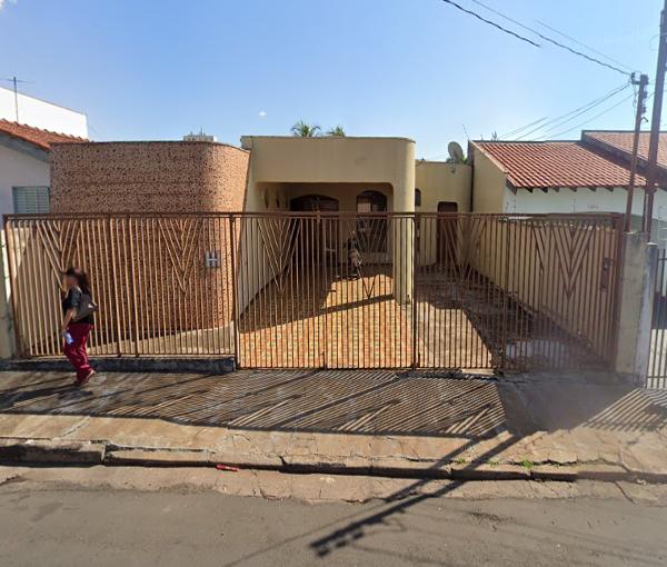 Casa em assis com 300 m²