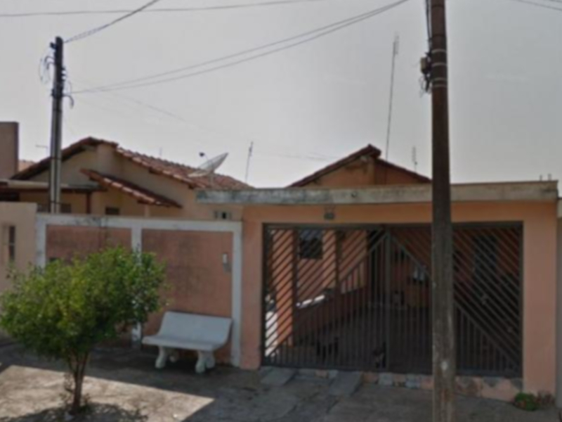 Casa em monte alto