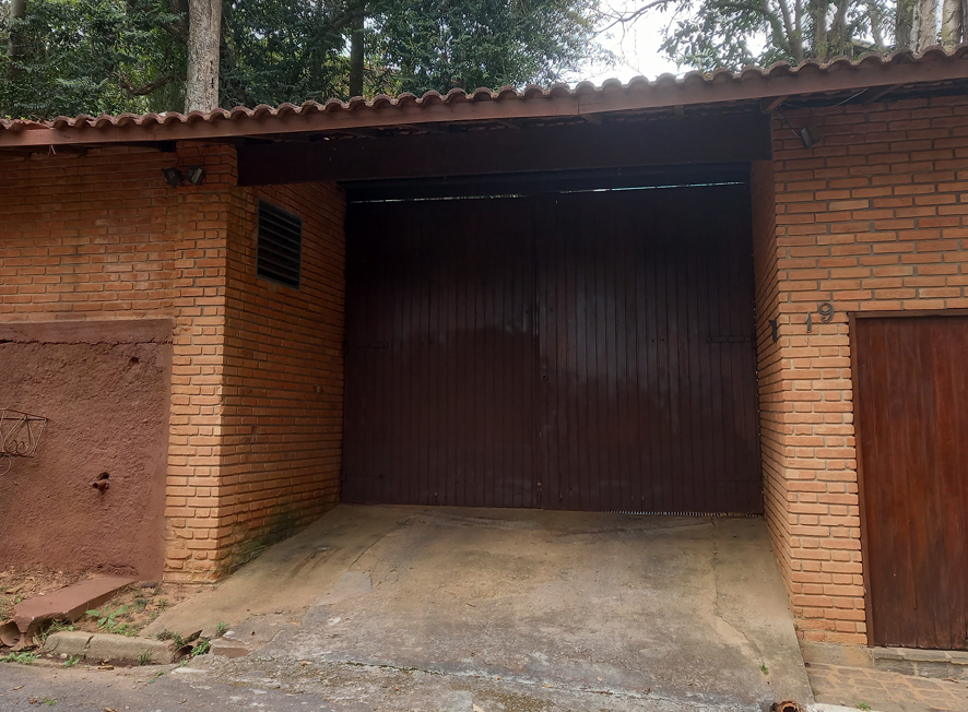 Casa em terreno de 2.029,00 m² e área construída de 581,00 m² - loteamento parque primavera, carapicuíba/sp