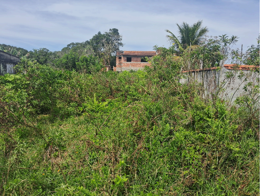 Casa em terreno de 370,00 m² com 6 vagas de garagem - jardim lindomar, itanhaém/sp