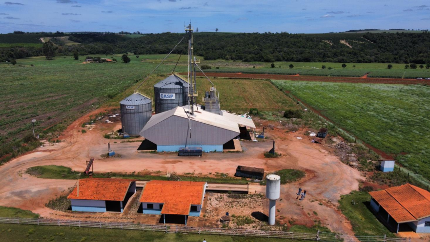 Imóvel rural com a.t 3,26hec com escritório, casa de caseiro, refeitório, balança rodoviária, itanguá, capão bonito/sp