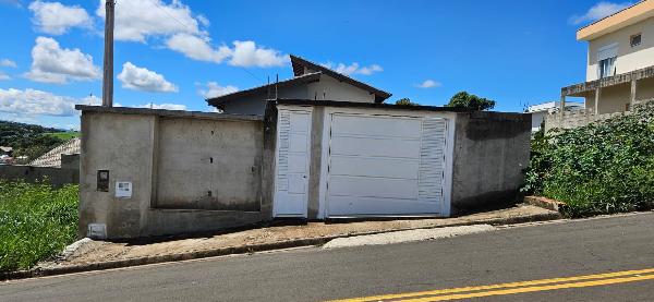 Casa, Bairro dos Pimenteis, Águas de Lindóia, SP
