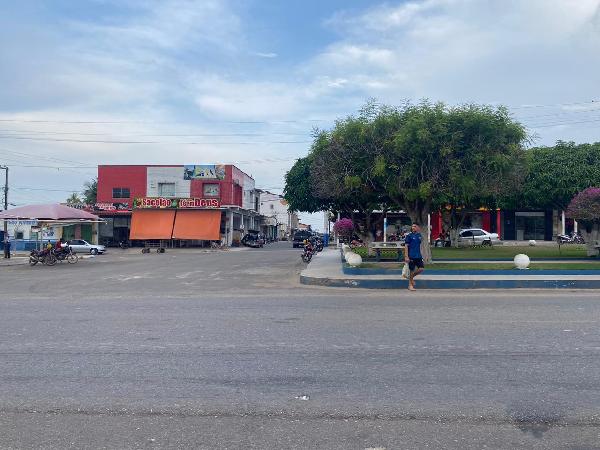 Casa, Centro, Santa Luzia do Paruá, MA
