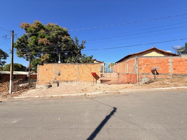 Casa, Setor Bom Retiro, Campos Belos, GO