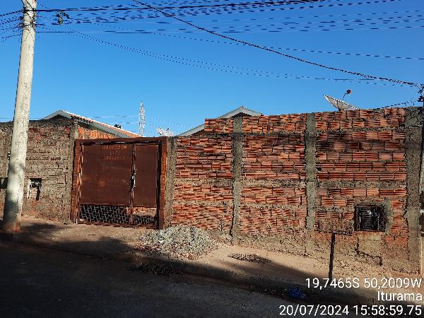 Casa, Centro, Iturama, MG