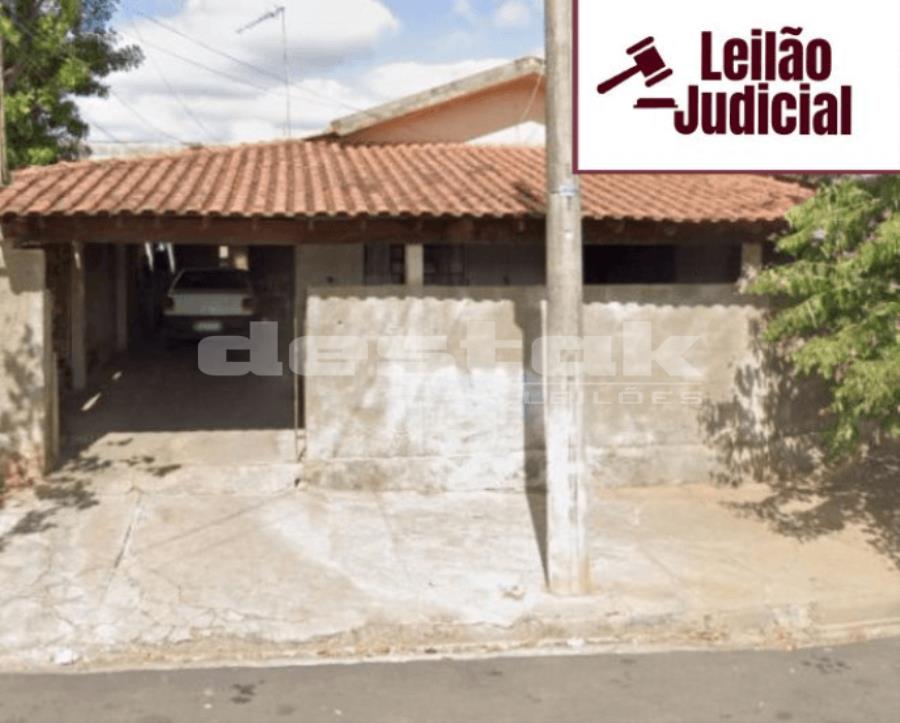 Duas casas em matão/sp