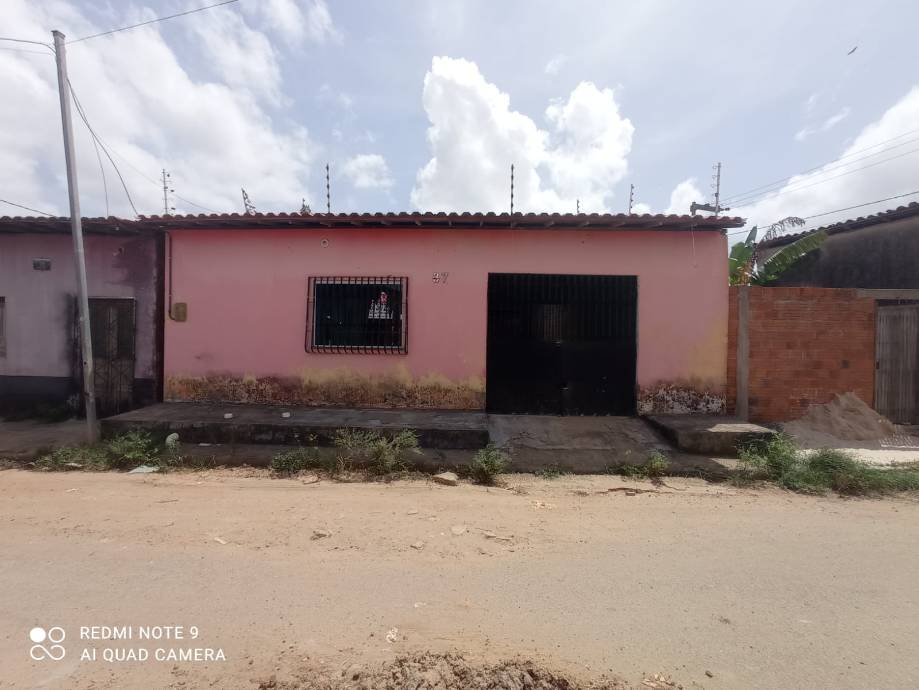 Casa à venda na Rua das Flôres - São Luís/MA