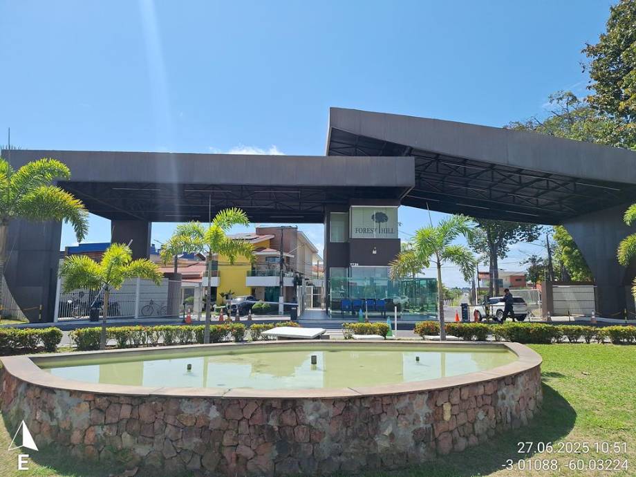 Casa à venda na Avenida Autaz Mirim - Manaus/AM