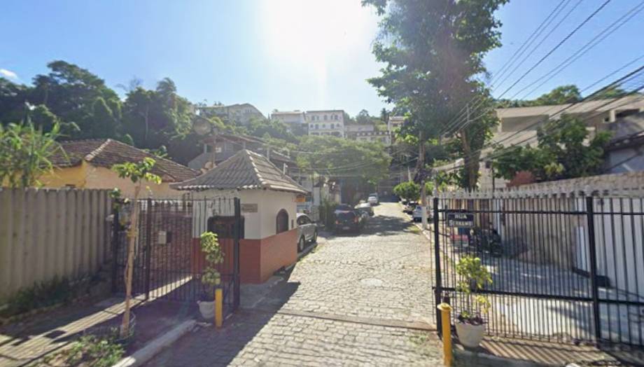 Casa à venda na Rua Sernambi - Rio de Janeiro/RJ