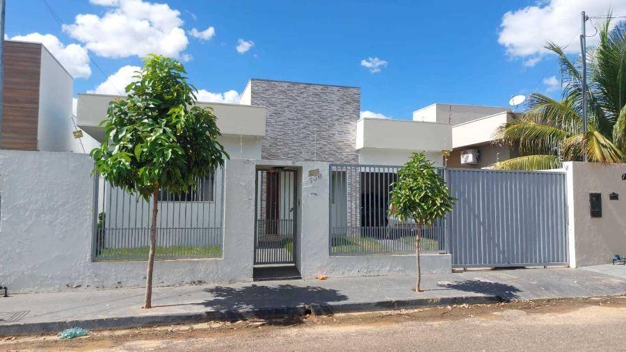 Casa à venda na Rua Abacateiro - Primavera do Leste/MT