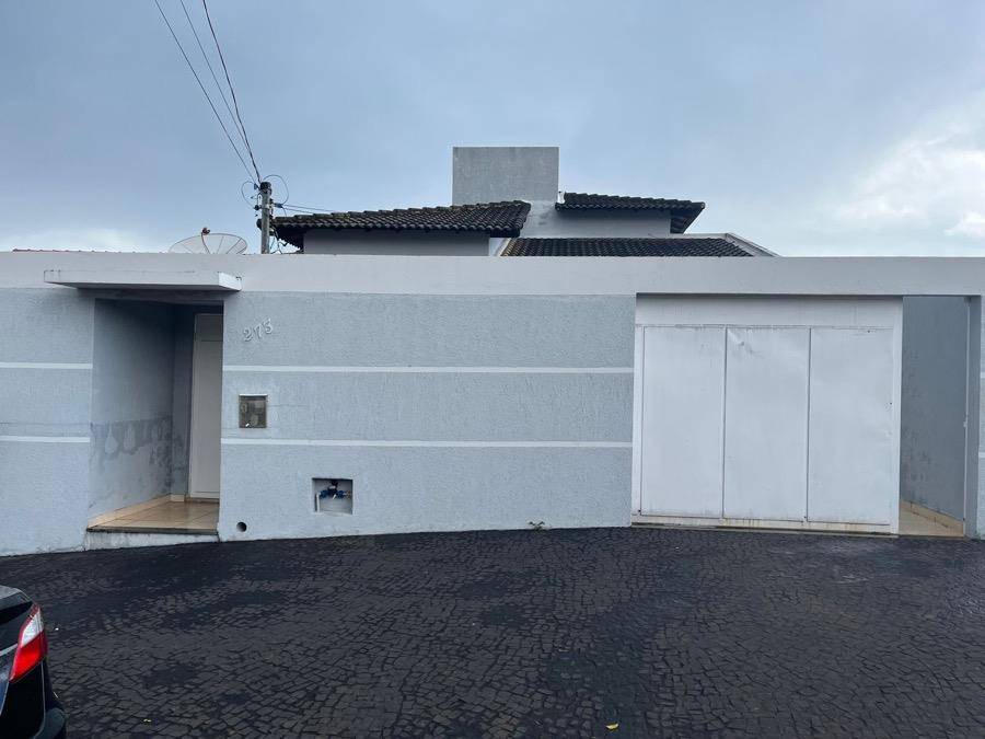 Casa à venda na Rua Firmino Inácio Ferreira - Coromandel/MG