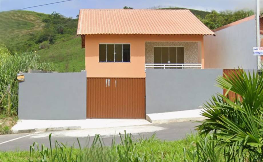 Casa à venda na Avenida Cláudia Rúbio Bragança - Maricá/RJ