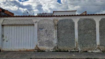 Casa à venda na Rua Prefeita Adele Guimarães - Cachoeira Paulista/SP