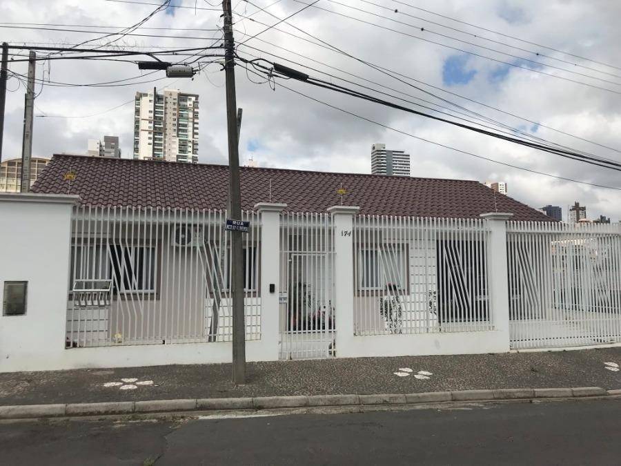 Casa à venda na Rua Nicolau Florenski - Ponta Grossa/PR