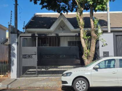 Casa à venda na Rua Vila Rica - Maringá/PR