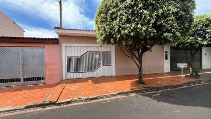 Casa à venda na Rua José Mabtum - Ribeirão Preto/SP