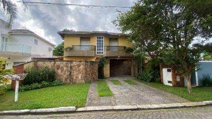 Casa à venda na Rua Moncey Furtado De Alencar - Guarujá/SP